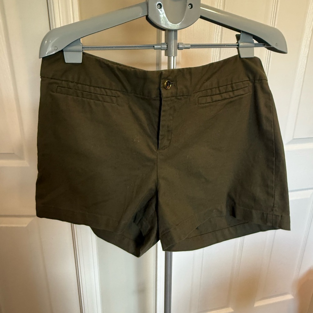 ⭐️ Banana Republic Dark Green Women's Shorts - Picture 1 of 6